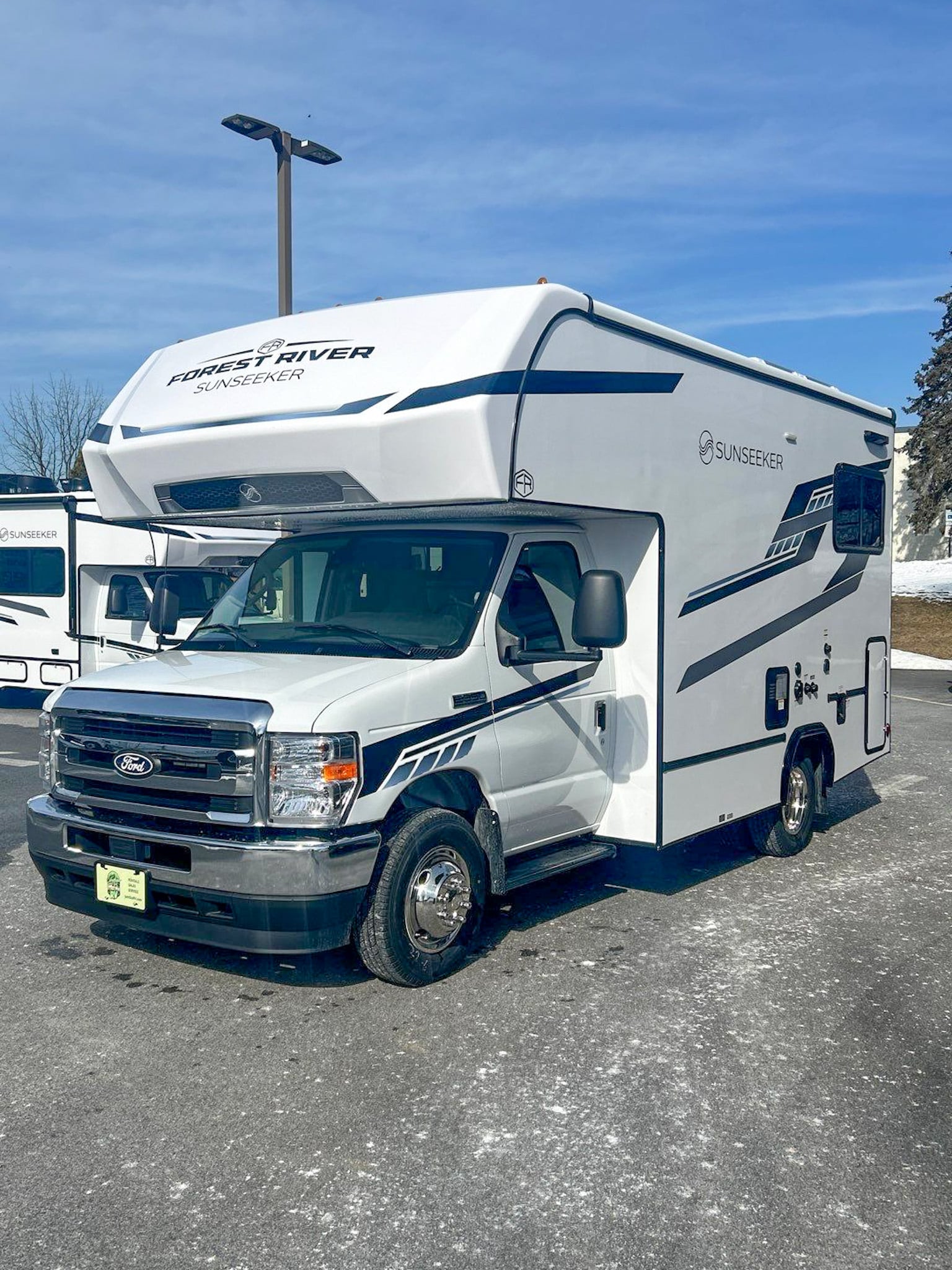 S16 Sunseeker – Compact -No Slide Outs