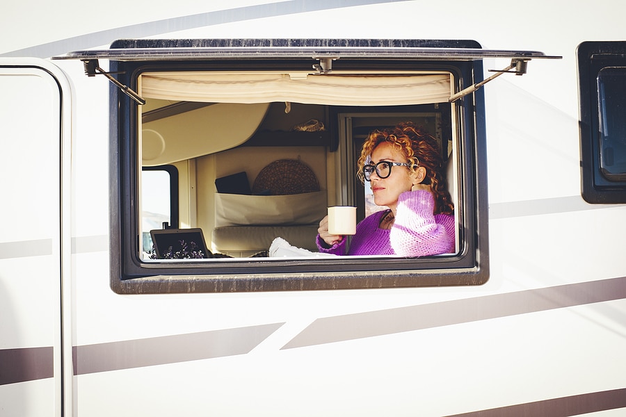 How Long-Term RV Rentals Help with Temporary Housing